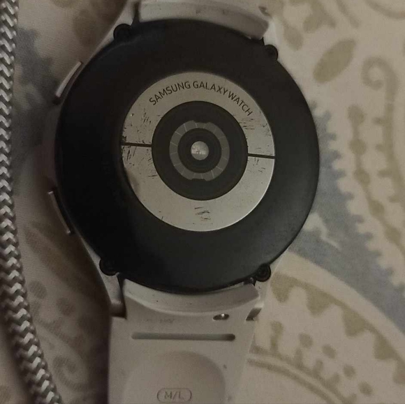 Samsung Galaxy Watch 4 Classic 46mm - Picture 3 of 5